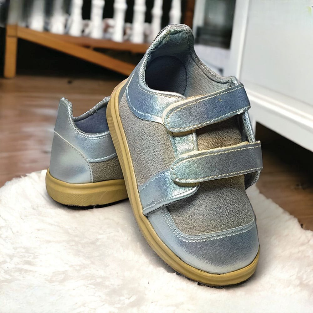 حذاء أطفال كاجوال لامع بخطّاف لاصق